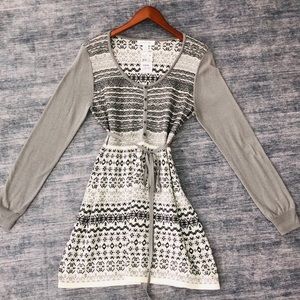 Motherhood Maternity grey and white sweater